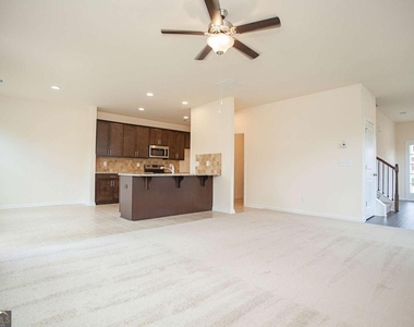 4505 Almanor Circle - Photo Thumbnail 7