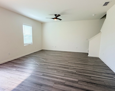 8 Borland Road - Photo Thumbnail 3
