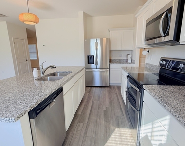 8 Borland Road - Photo Thumbnail 4
