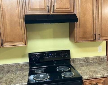 7157 Williamsburg Drive - Photo Thumbnail 4