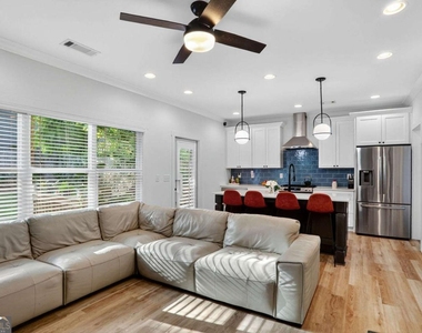 1170 Moton Avenue Sw - Photo Thumbnail 10