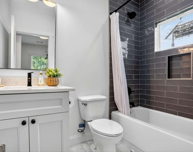 1170 Moton Avenue Sw - Photo Thumbnail 23