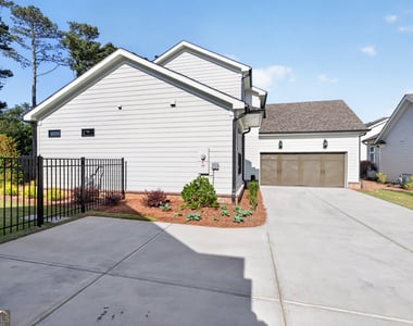 491 Pearl Street - Photo Thumbnail 2