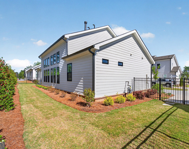 491 Pearl Street - Photo Thumbnail 3