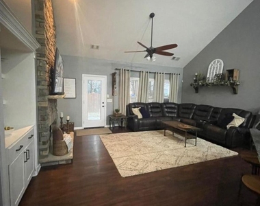 3381 Hunters Point Road Se - Photo Thumbnail 6