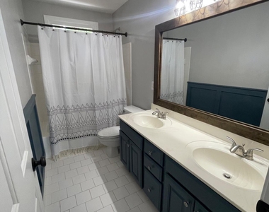 3381 Hunters Point Road Se - Photo Thumbnail 13