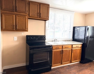 100 Main St - Front Apt 1 - Photo Thumbnail 26