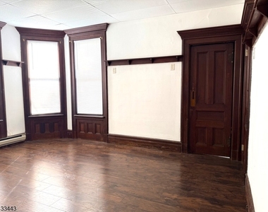 100 Main St - Front Apt 1 - Photo Thumbnail 4