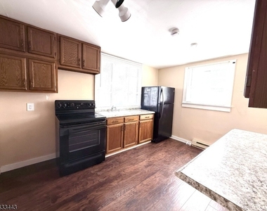 100 Main St - Front Apt 1 - Photo Thumbnail 20