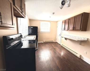 100 Main St - Front Apt 1 - Photo Thumbnail 21
