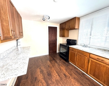 100 Main St - Front Apt 1 - Photo Thumbnail 22