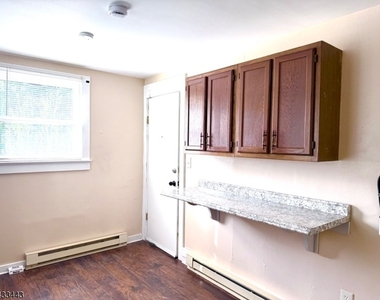 100 Main St - Front Apt 1 - Photo Thumbnail 24