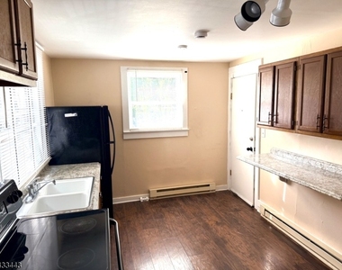 100 Main St - Front Apt 1 - Photo Thumbnail 23