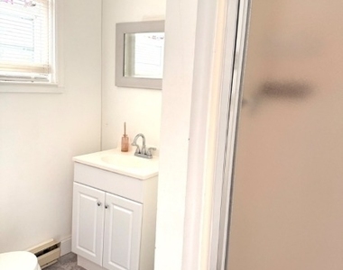 100 Main St - Front Apt 1 - Photo Thumbnail 11