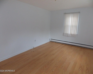 914 Radnor Avenue - Photo Thumbnail 10