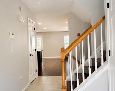234 Frankfort Avenue - Photo Thumbnail 2
