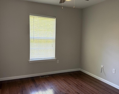 234 Frankfort Avenue - Photo Thumbnail 12