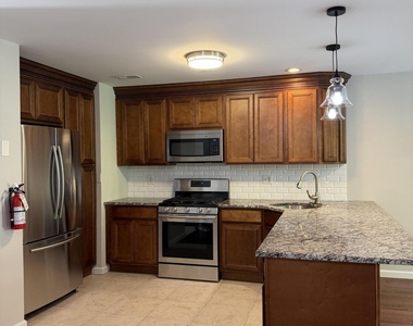 234 Frankfort Avenue - Photo Thumbnail 4