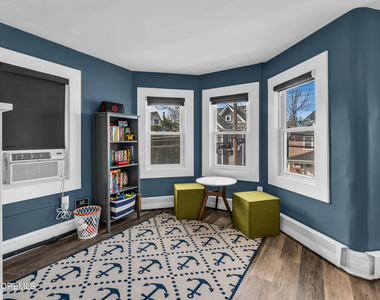 1208 Bond Street - Photo Thumbnail 11