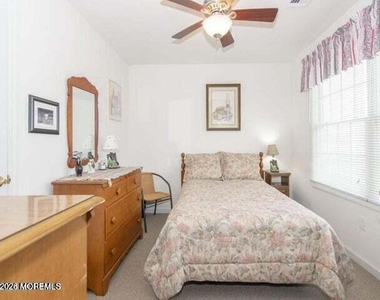 26 Newark Avenue - Photo Thumbnail 9