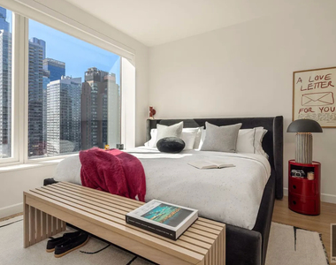 10th Avenue - Photo Thumbnail 4