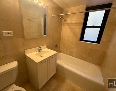 East 55 Street - Photo Thumbnail 9