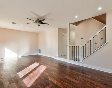 201 Pear Drive - Photo Thumbnail 9