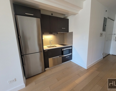 East 39th Street - Photo Thumbnail 5