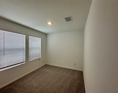 914 Sandhill Crane Lane - Photo Thumbnail 6