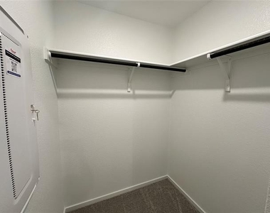 914 Sandhill Crane Lane - Photo Thumbnail 8