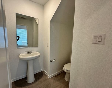 914 Sandhill Crane Lane - Photo Thumbnail 11