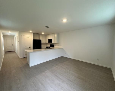 914 Sandhill Crane Lane - Photo Thumbnail 2