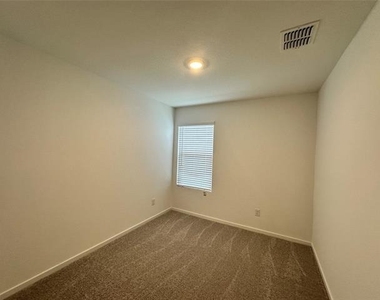 914 Sandhill Crane Lane - Photo Thumbnail 5