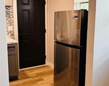 4603 Junius Street - Photo Thumbnail 4