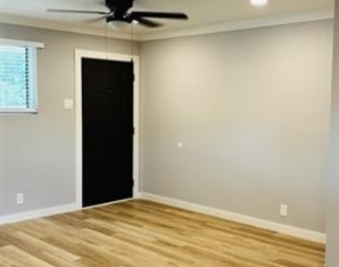 4603 Junius Street - Photo Thumbnail 2