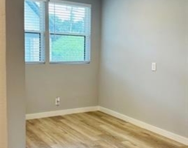 4603 Junius Street - Photo Thumbnail 8