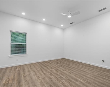 1315 Oneal Street - Photo Thumbnail 9