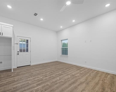 1315 Oneal Street - Photo Thumbnail 3