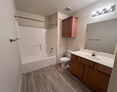 630 Schmitz Avenue - Photo Thumbnail 3