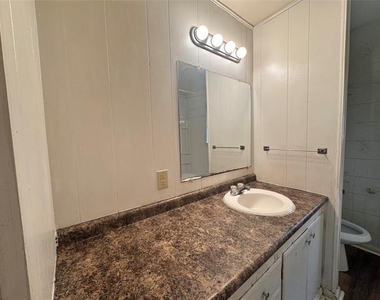 512 S Colorado Street - Photo Thumbnail 7