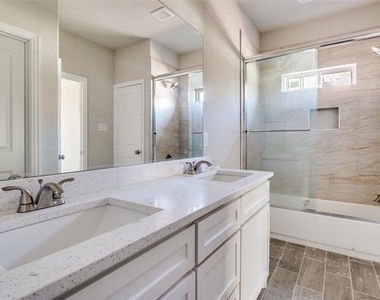 5520 Goodman Avenue - Photo Thumbnail 7