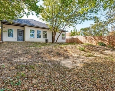 5520 Goodman Avenue - Photo Thumbnail 9