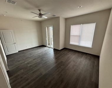 710 Benge Drive - Photo Thumbnail 2