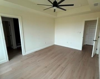 7650 Hudson Way - Photo Thumbnail 7