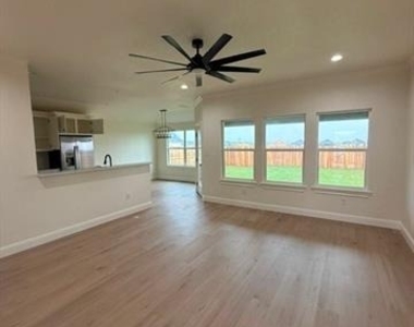 7650 Hudson Way - Photo Thumbnail 2