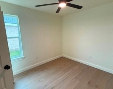 7650 Hudson Way - Photo Thumbnail 14