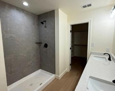 7646 Hudson Way - Photo Thumbnail 9
