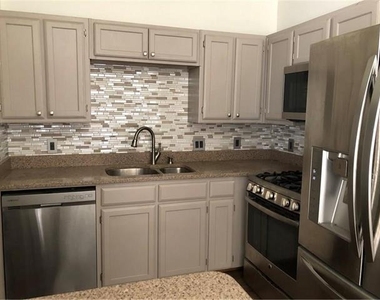 3228 N Bell Avenue - Photo Thumbnail 1