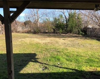 3228 N Bell Avenue - Photo Thumbnail 9