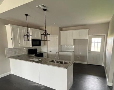 101 Magnolia Estates Street - Photo Thumbnail 2